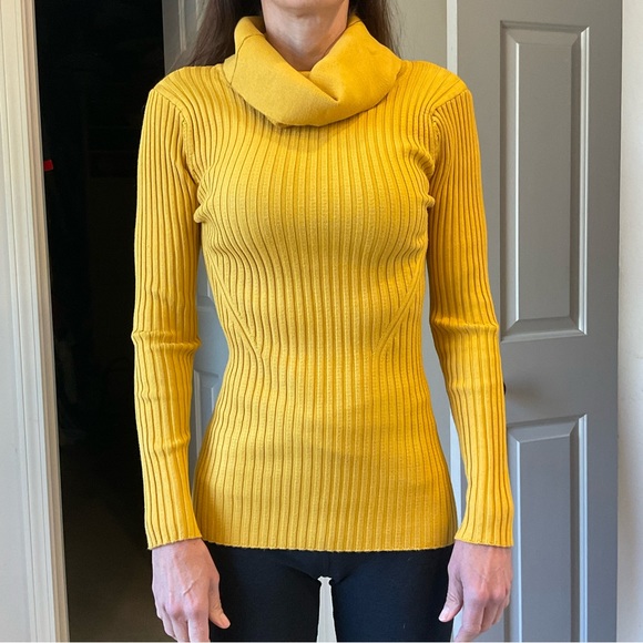 Cowl Neck Sweater Ribbed, Yellow, soft, lots of stretch, with sunscreen, Sz S - Picture 6 of 7